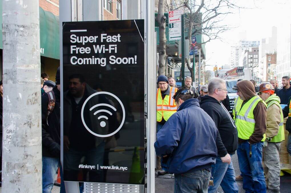 Advertisement for LinkNYC