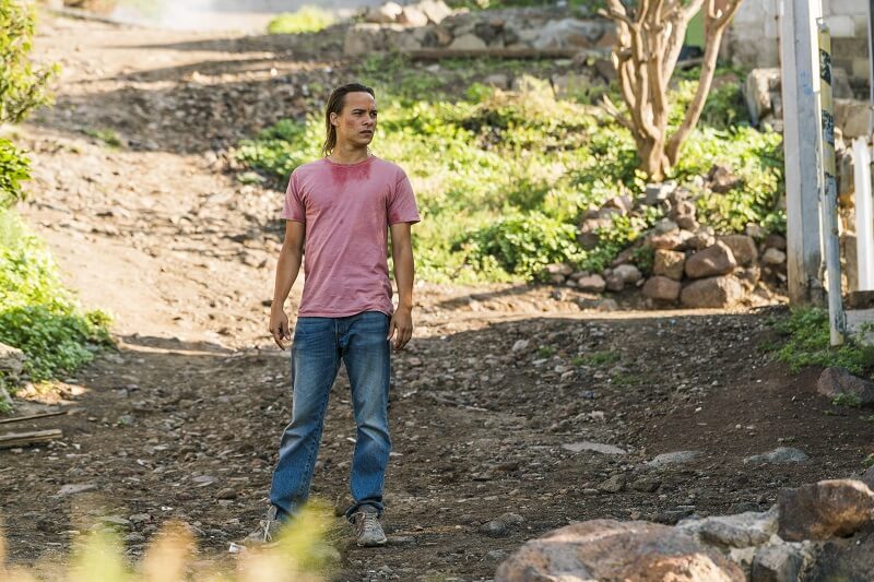 Nick in Fear the Walking Dead observing something