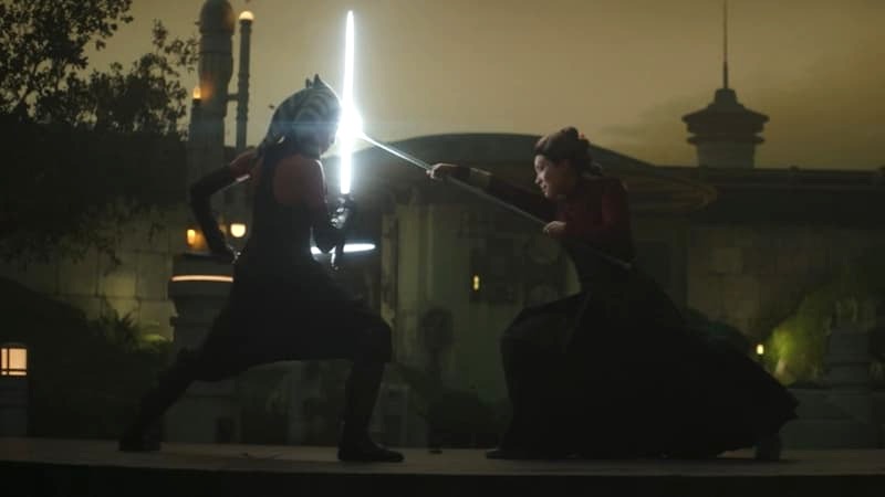 Ahsoka fighting The Magistrate in The Mandalorian