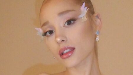 Ariana Grande close up