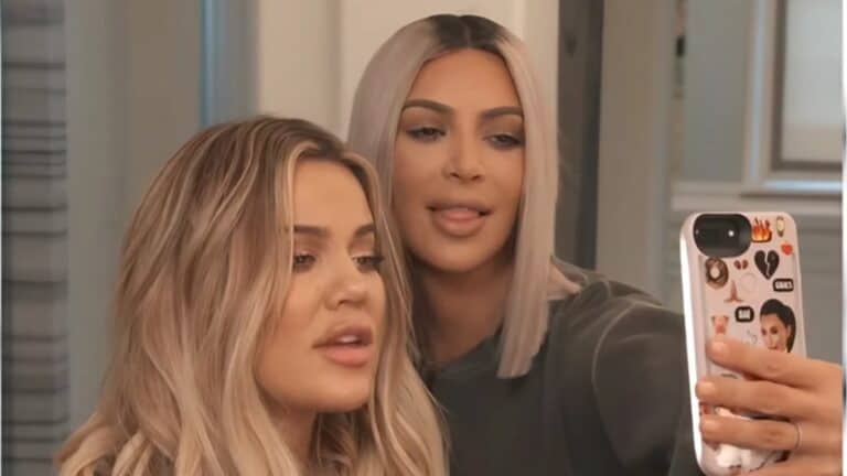 Khloe Kardashian and sister Kim Kardashian