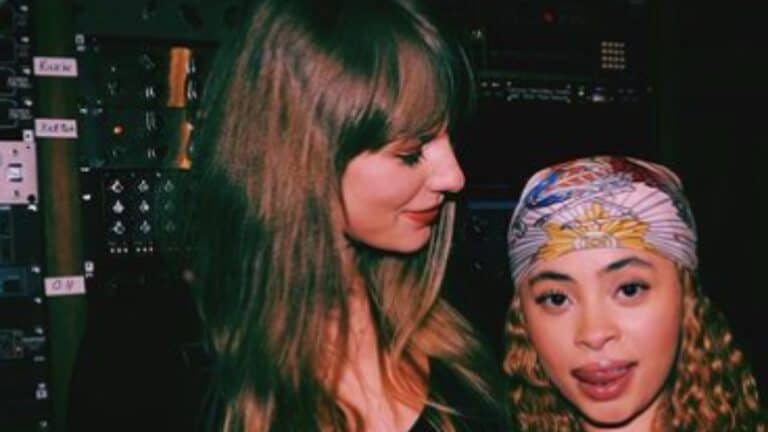 Taylor Swift Praised For Helping Family Friends After Devastating Loss Taylor Swift poses for photo on Instagram