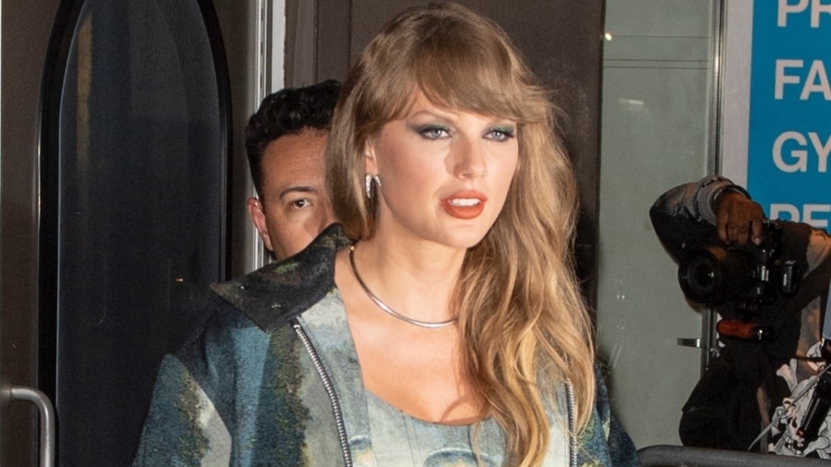 Taylor Swift ‘Looks Pregnant’ As She Scolds Security At Chiefs Game: ‘Bun In The Oven’
