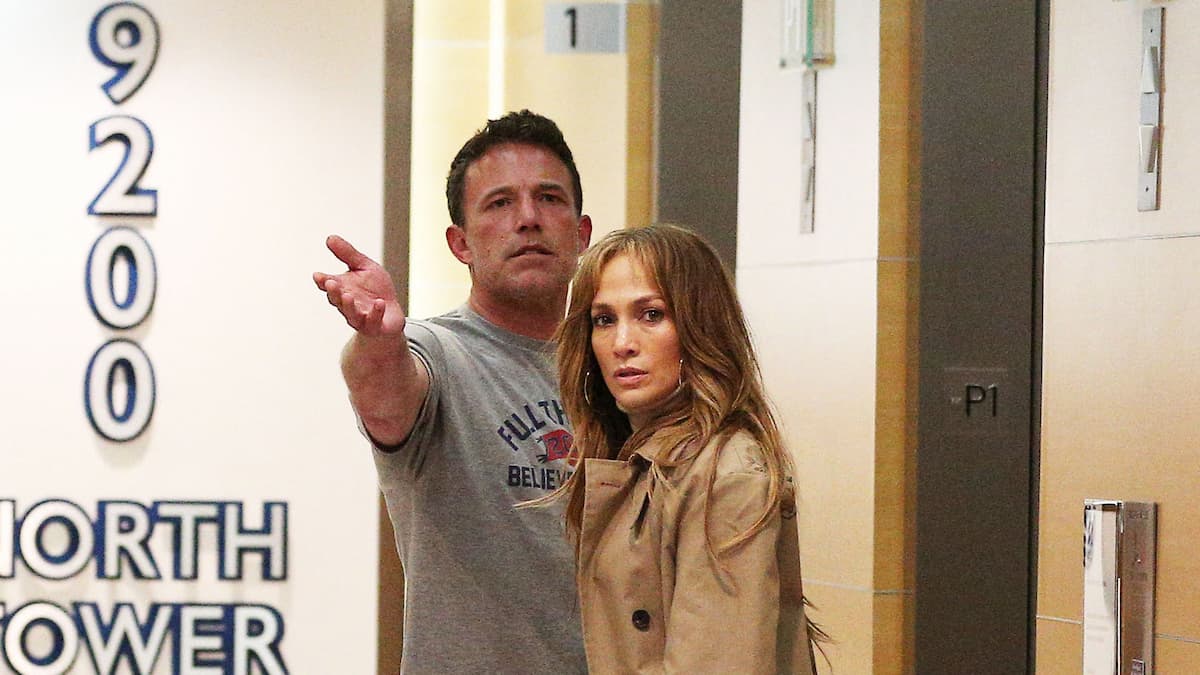 Was Jennifer Lopez Pissed About Being Ben Affleck’s ‘Third Wheel’ With Ex Jennifer Garner?
