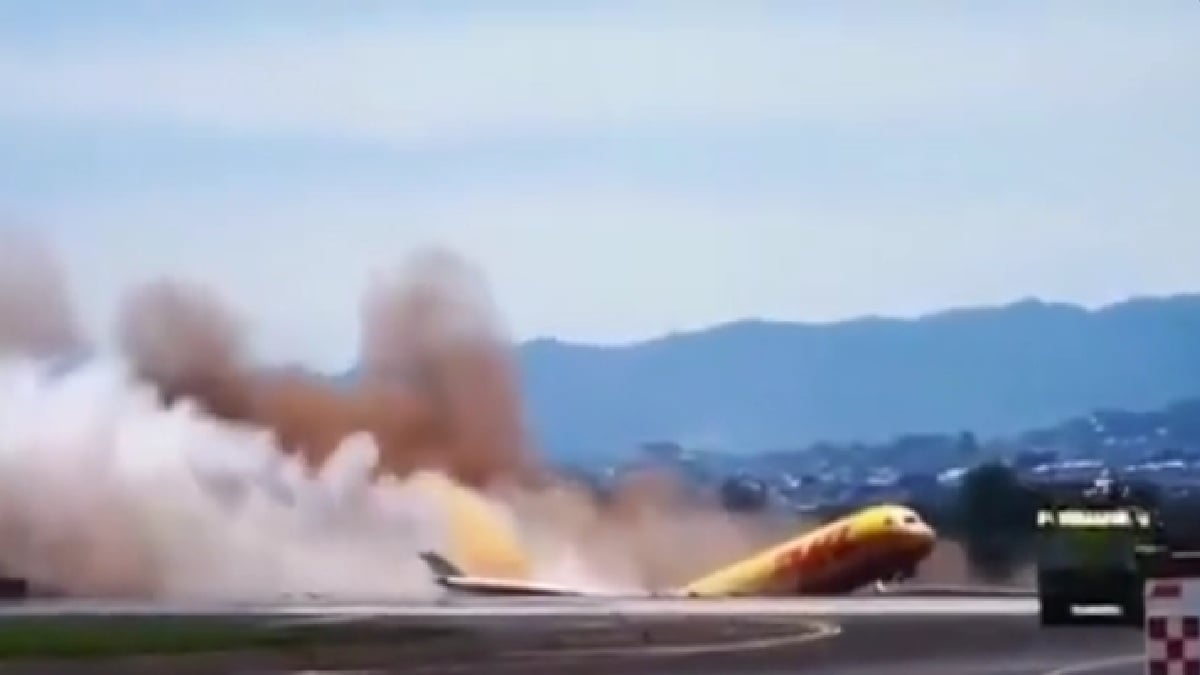 Plane Breaks in Half During Emergency Landing: ‘Now I Know What Happened to My Package’