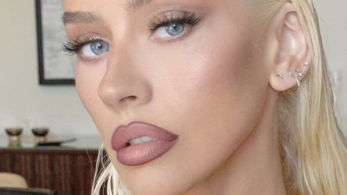 Christina Aguilera’s ‘Ozempic’ Body Sparks ‘Hunger Games’ Comments In Plunging Shirt