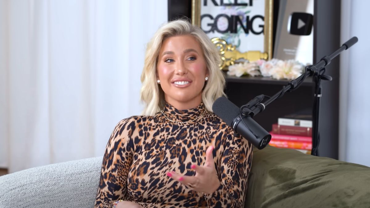 Netizens Laugh at Savannah Chrisley’s ‘Desperate and Pathetic’ Plea