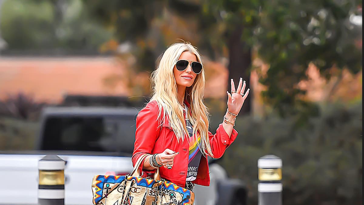 Jessica Simpson’s Stunning 100-Pound Weight Loss Has Her Looking For New Love After 10 Year Marriage Collapse ‘Smilin’ with joy’