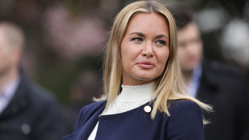 Photo of Donald Trump Jr's ex wife Vanessa Trump, currently dating gold legend Tiger Woods.