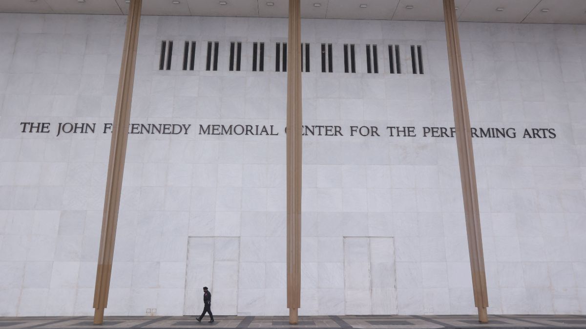 Washington Singer Told ‘Don’t Be Gullible’ After Questioning Trump-Appointed Kennedy Center’s Interim Director About DEI