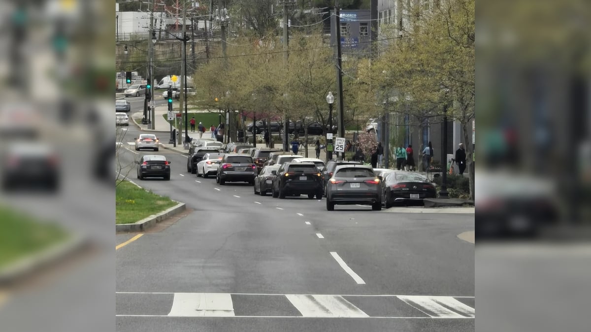 Washington Citizens Are Suffering Because No One Is Enforcing Rules Against Double Parking