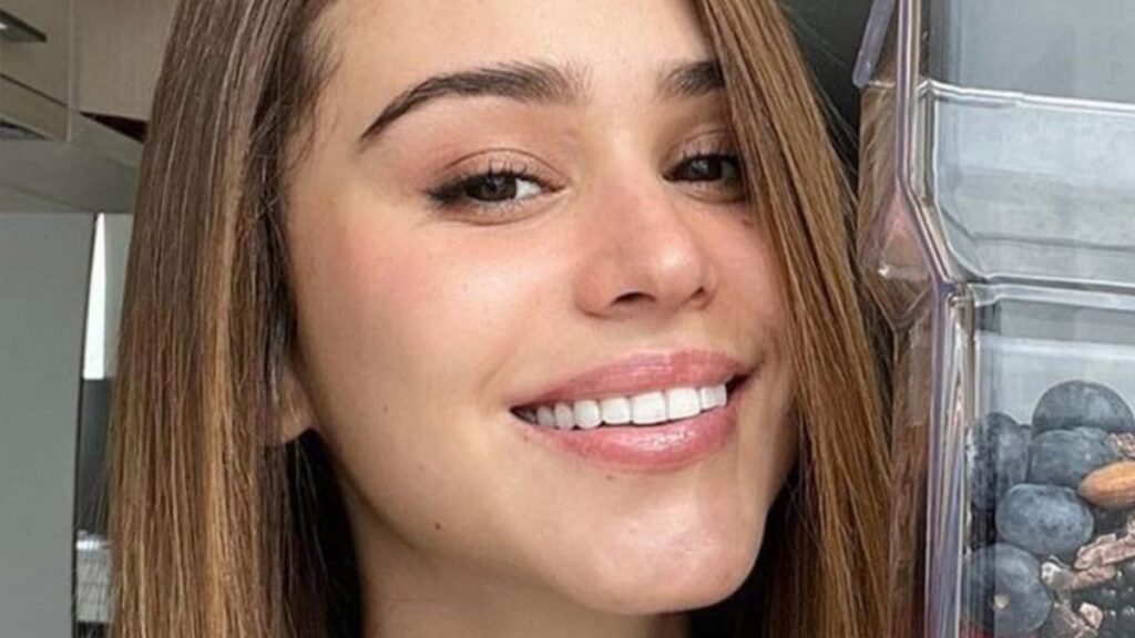 New York Weather Girl Yanet Garcia Told Celebrating OnlyFans ‘Sad’ In Shirtless Look Yanet Garcia close up