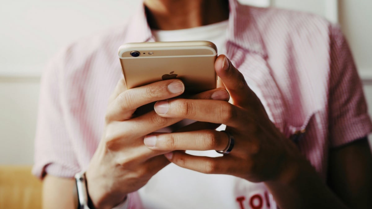 Florida Man Has Instant Regret After Dating App Match Sends Him Insane Message: ‘Block Her Immediately’