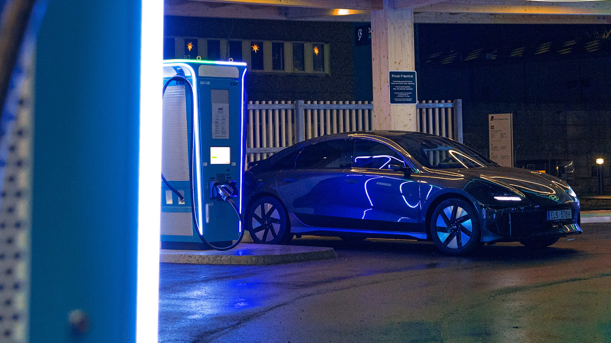 California’s Clean Car Crusade Hits Red Light in Congress: ‘EVs Are Still F*** Awful’