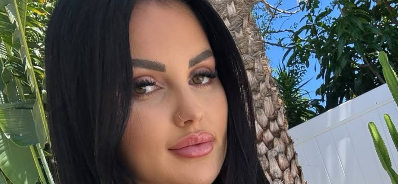 Renee Gracie Drops Two Bikini Bombshells and Fans Can’t Pick Between ‘Left or Right?’