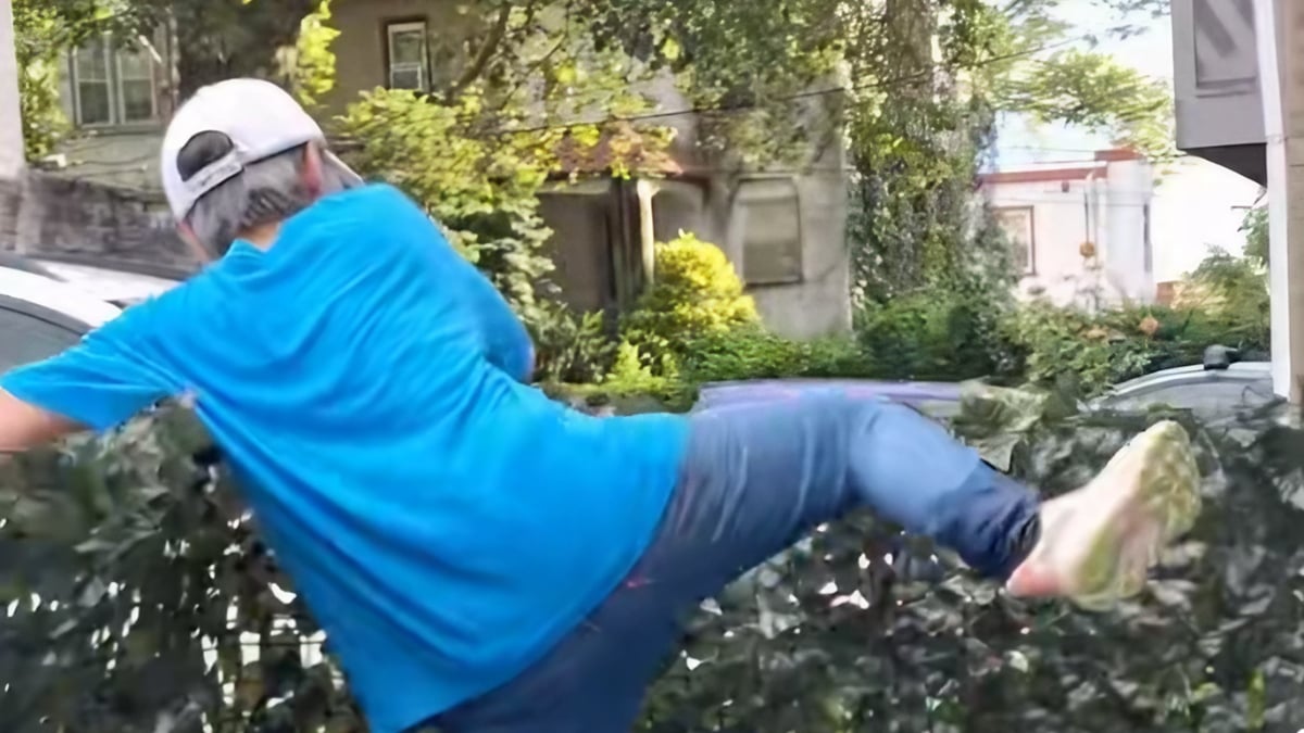 Philadelphia Karen Humiliates Herself After Invading Neighbor’s Fence Over Kiddy Pool Dispute, ‘Love the Pettiness’