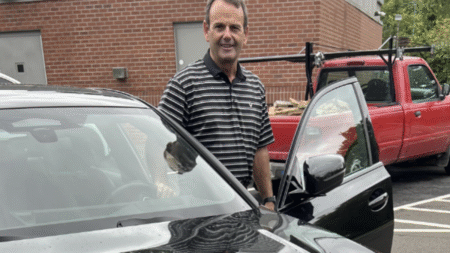 Oregon BMW Driver Smashes Mirror and Laughs After Getting Caught