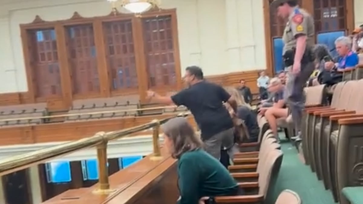 Angry Austin Liberal Has an Outburst at Senate Hearing As Redistricting Bill is Passed ‘Texas is a why bother voting state now’