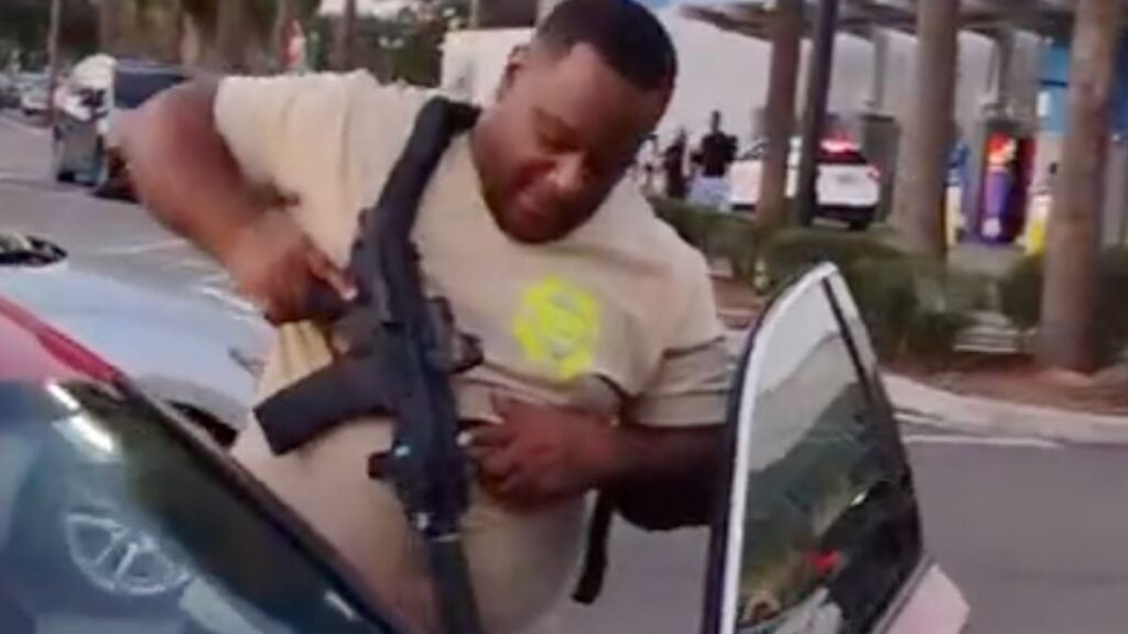 Man carrying gun in Florida