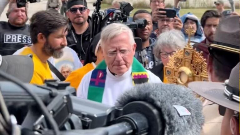 Catholic church denied entry to a Chicago detention center