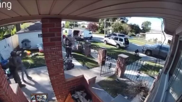 ICE agents make arrests on private property in Chicago