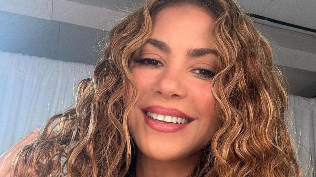 Shakira selfie