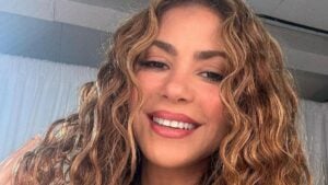 Shakira selfie