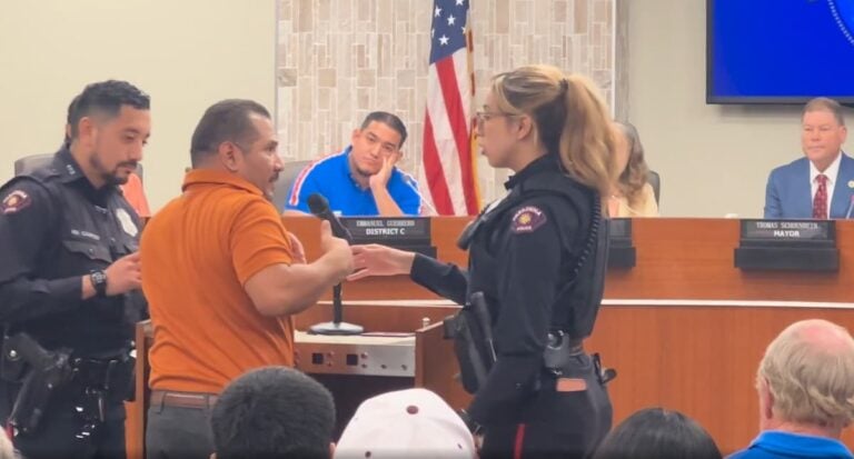 Texas Mayor Orders Removal of Speaker Who Accused Him of Disrespecting Veterans and the Constitution: ‘Terrible Look’ Texas Mayor throws man out of court